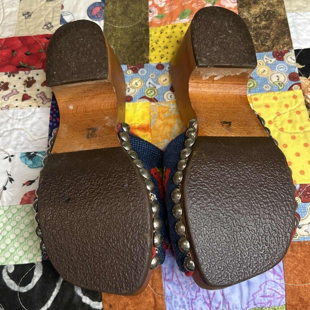 1970s Vtg Wooden Clog Size 7 w/ Strawberries Cottage Country Boho Artsy - Picture 9 of 16